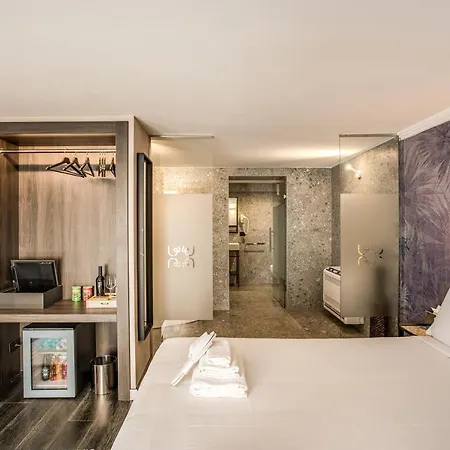 Pax Guest house *